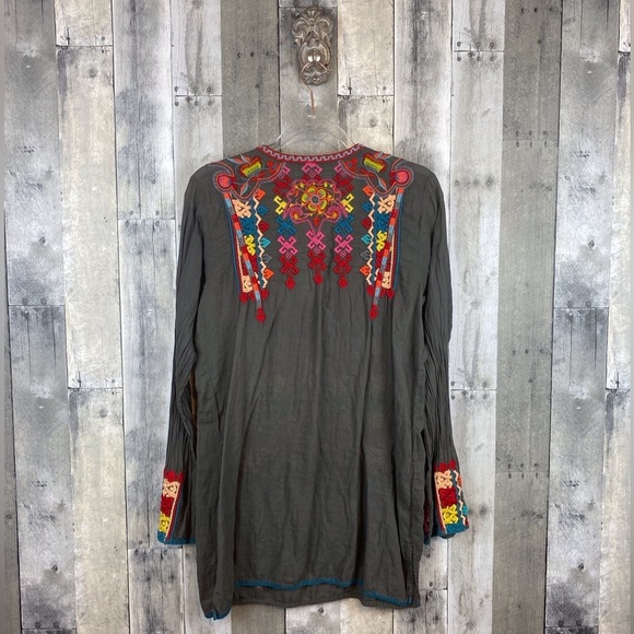 Johnny Was Biya Embroidered Tunic Top in Grey Multicolor Size Medium. - Picture 2 of 12